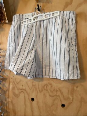 NWT Abercrombie Linen Shorts Size L